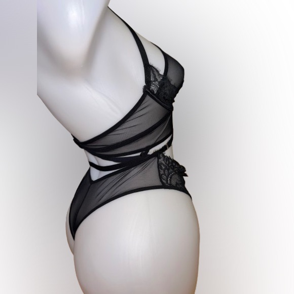 La SENZA Lace Mesh Lingerie - Picture 3 of 5